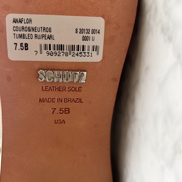 Schutz. Anaflor Pearl Tumbled Leather Boot. 7.5 - Picture 8 of 14